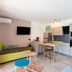 아파트 Port De La Gavine I-1 By Interhome 히에레